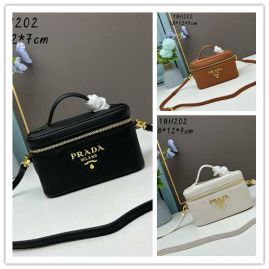 Picture of Prada Lady Handbags _SKUfw134952939fw